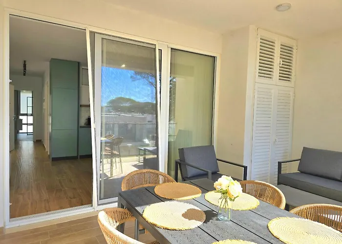 Cozy - 296 Apartament